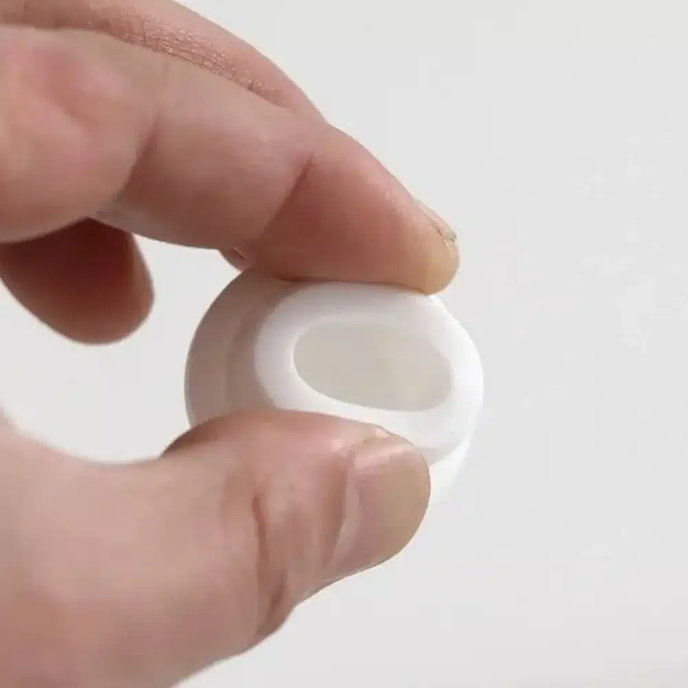 2pcs Washbasin Water Plug White Circular Silicone Overflow Hole Plug Suitable for Kitchen Sink Bathroom Bathtub Sealing Plug - 画像 (4)