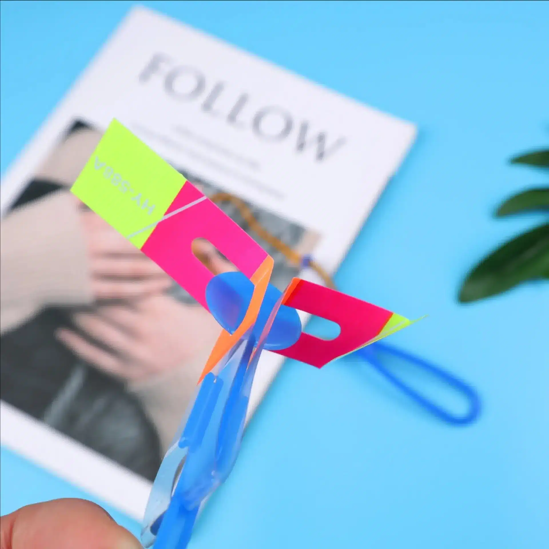 1/10/30/50pcs Amazing Light Toy Arrow Rocket Helicopter Flying Toy LED Light Toys Party Fun Gifts Rubber Band Catapult - 画像 (3)